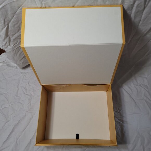 Fendi Magnetic Gift Box Empty Decorative Storage Organizer 13 x 10 x 5 in - Picture 8 of 12